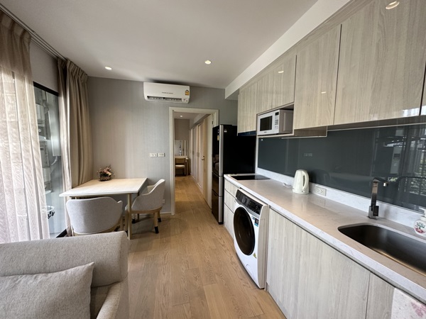 ให้เช่าคอนโด Runesu Thonglor 5 ใจกลางทองหล่อ เดินทางสะดวก ใกล้ BTS เฟอร์ครบ พร้อมเข้าอยู่ โทร 086-002-2449